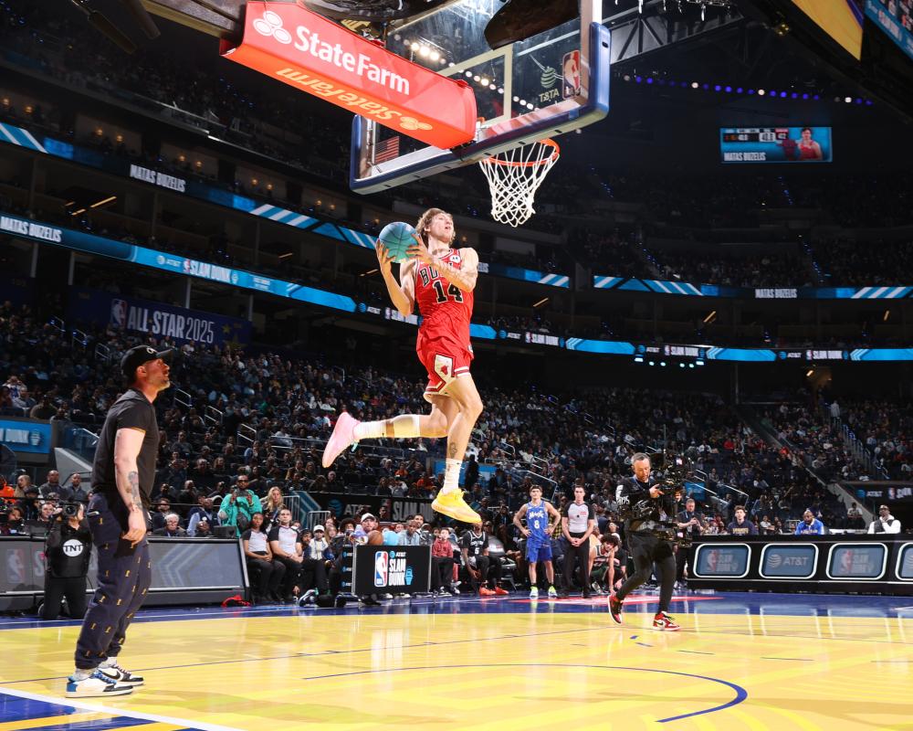 仅是一匹黑 仅是一匹黑